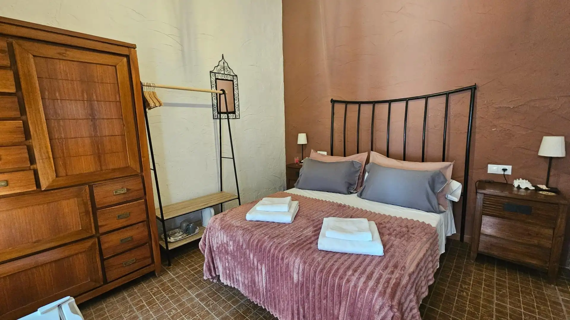 Habitación de Edificio en venta en Almodóvar del Río