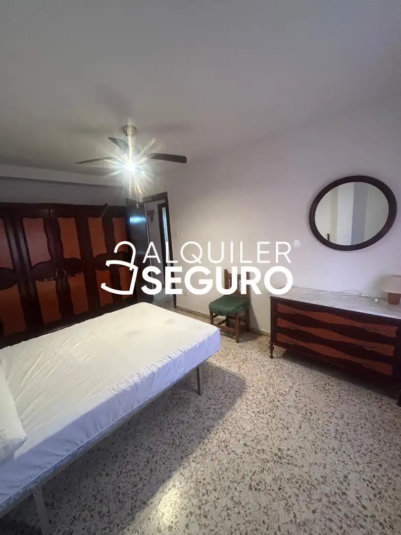 Bedroom of Flat for rent in Granada  with Air Conditioner, Terrace and Furnished