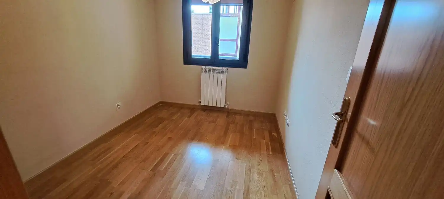 Habitación de Piso en venta en Los Olivos