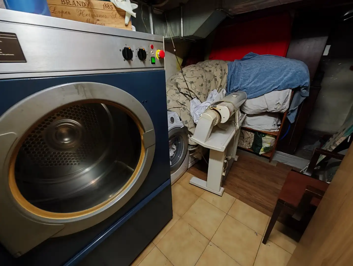 Habitación de Local en traspaso en Barcelona con Aire acondicionado, Calefacción y Amueblado