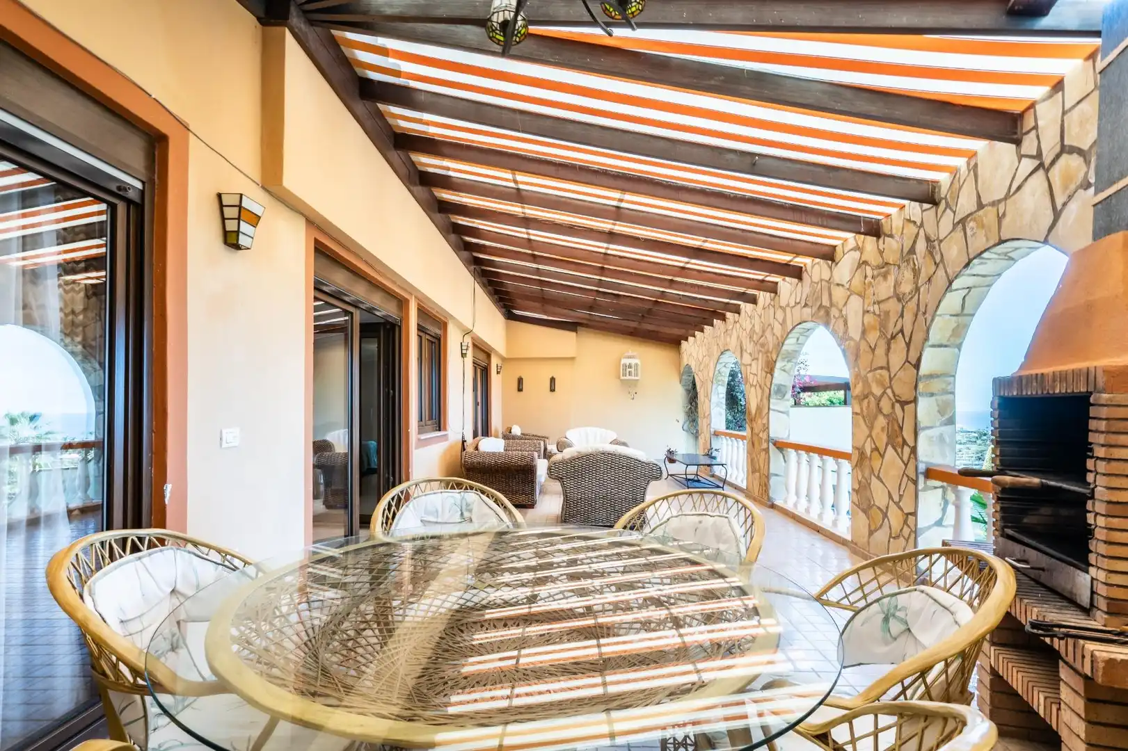 Terrassa de Casa o xalet en venda en Guía de Isora amb Aire condicionat, Jardí privat i Terrassa