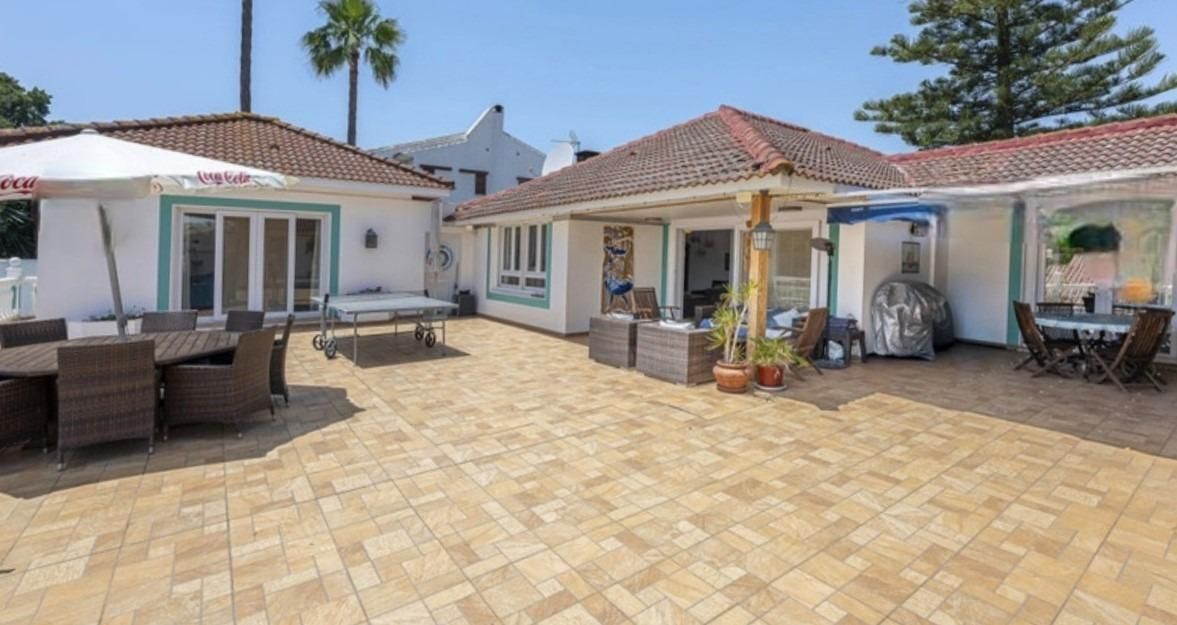 Terrassa de Casa o xalet en venda en Sotogrande amb Aire condicionat, Jardí privat i Terrassa
