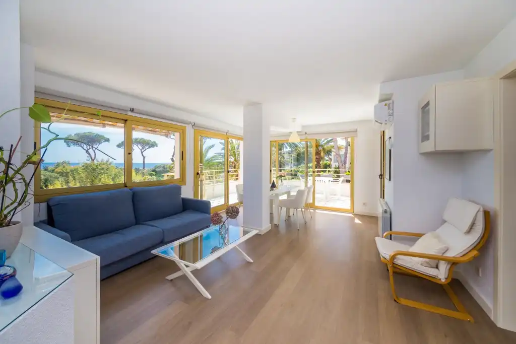 Wohnzimmer von Wohnungen zum Verkauf in Castell d'Aro, Platja d'Aro i s'Agaró mit Klimaanlage, Heizung und Terrasse