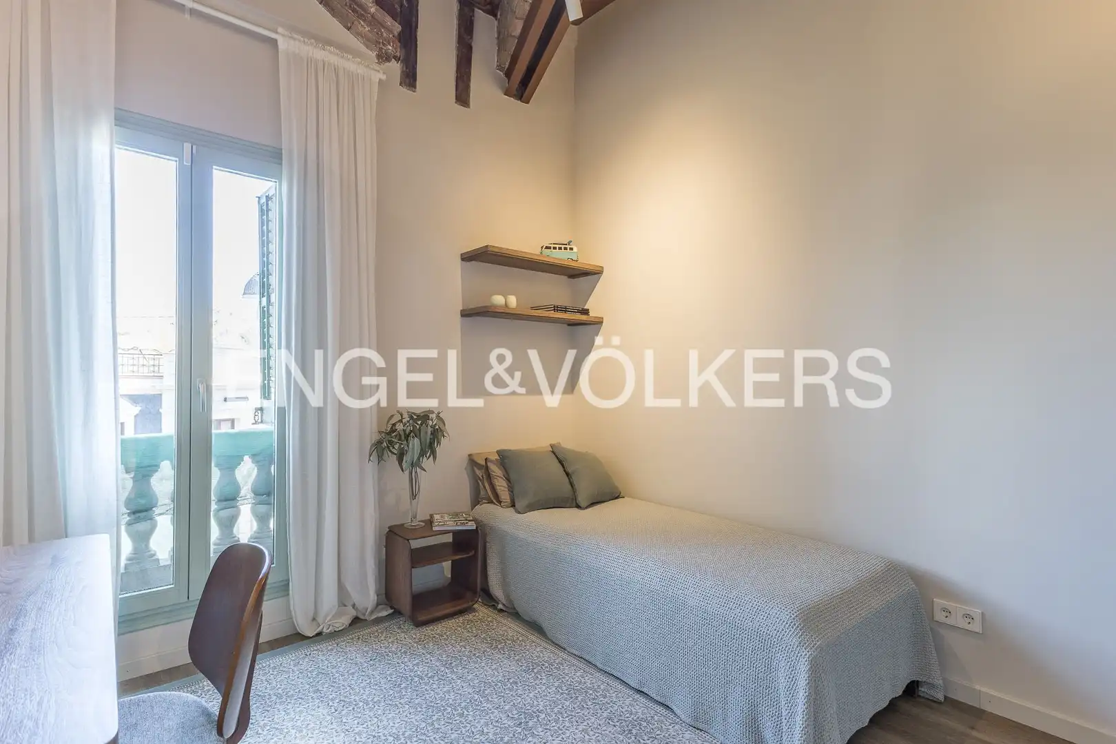 Habitación de Ático en venta en Barcelona con Aire acondicionado, Calefacción y Parquet