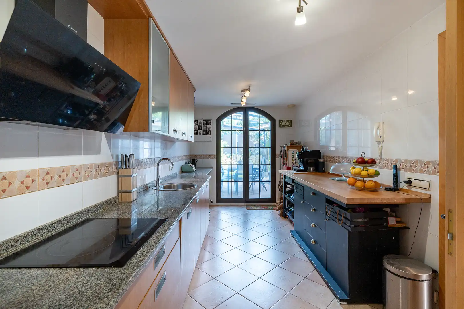 Küche von Einfamilien-Reihenhaus zum Verkauf in Llucmajor mit Privatgarten, Terrasse und Schwimmbad