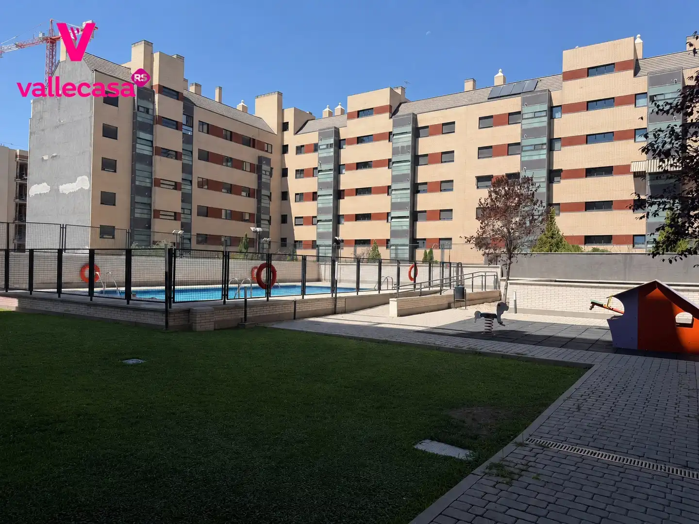 Piscina de Pis en venda en Madrid amb Aire condicionat, Calefacció i Terrassa