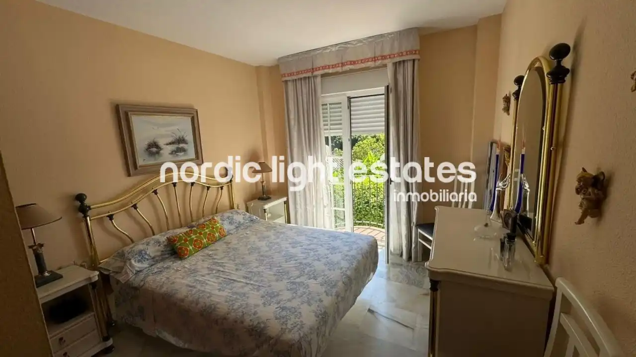 Piso con piscina en venta en La Carihuela - Los Nidos, imagen 13