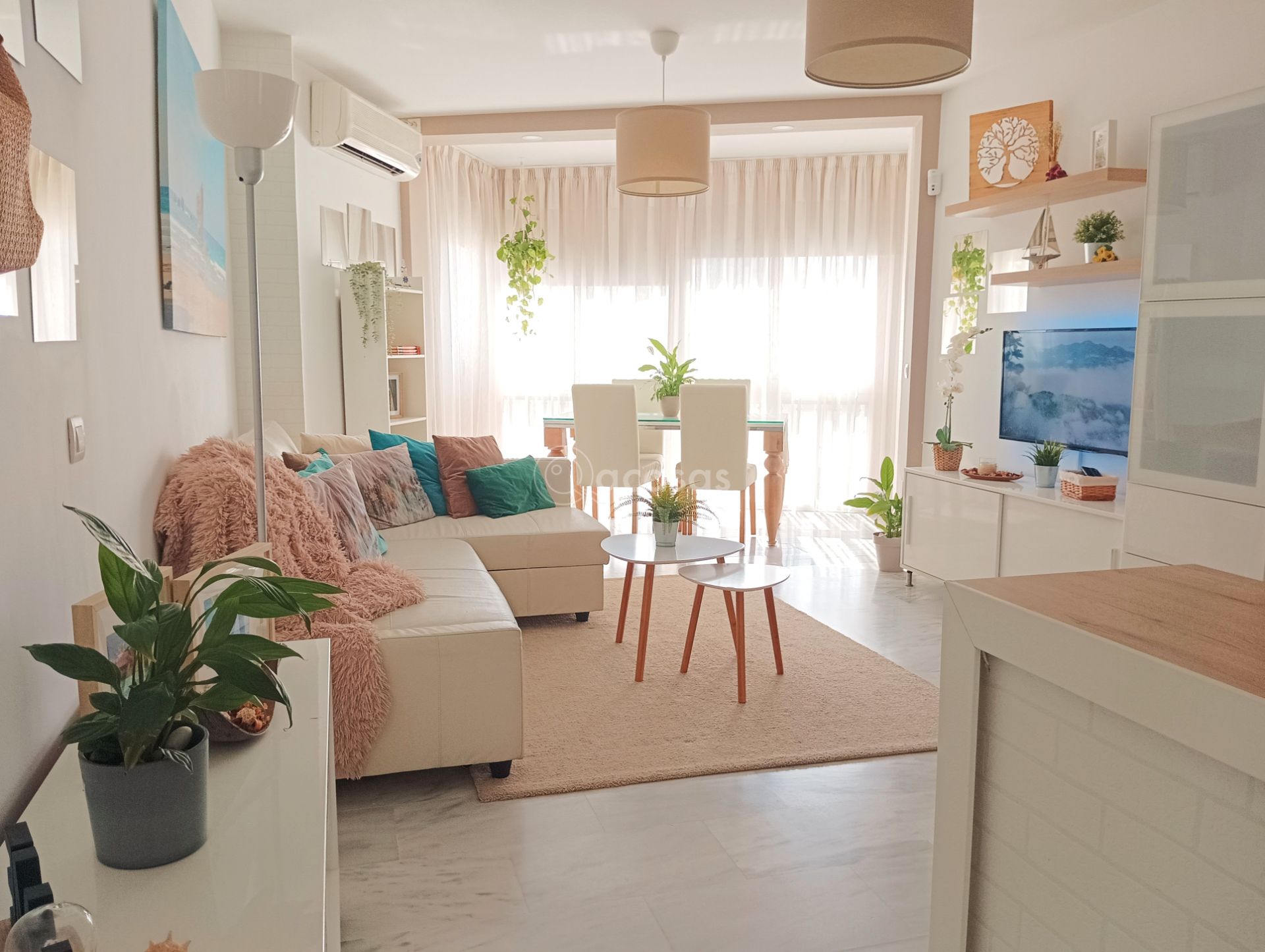 Sala d'estar de Apartament en venda en Benalmádena amb Aire condicionat, Forn i Rentadora