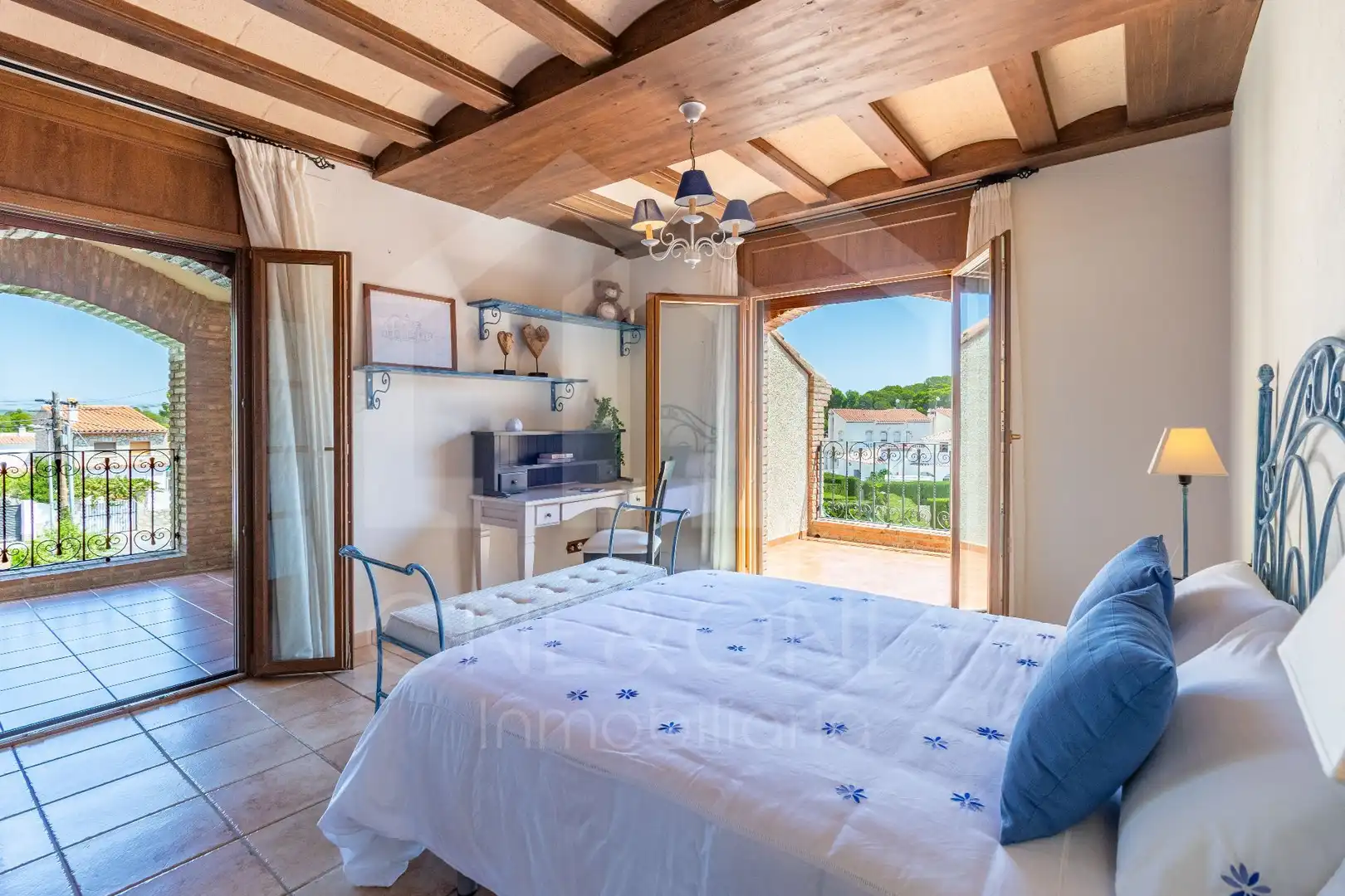 Terrassa de Casa o xalet en venda en Mont-roig del Camp amb Aire condicionat, Calefacció i Jardí privat