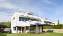 Vista exterior de Casa o xalet en venda en Sant Vicenç de Montalt amb Aire condicionat, Terrassa i Piscina