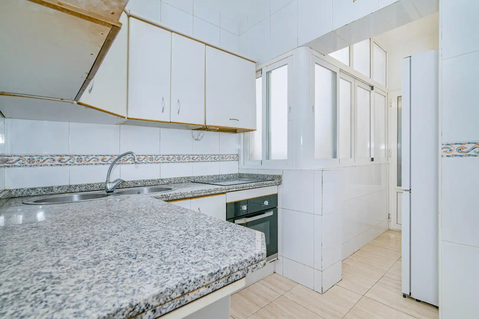 Kitchen of Flat for sale in Granada  with Air Conditioner, Heating and Terrace