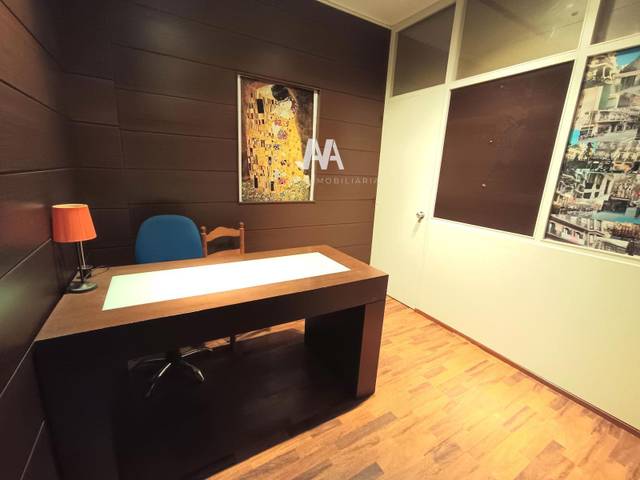 Local comercial en Alquiler en Les Comes