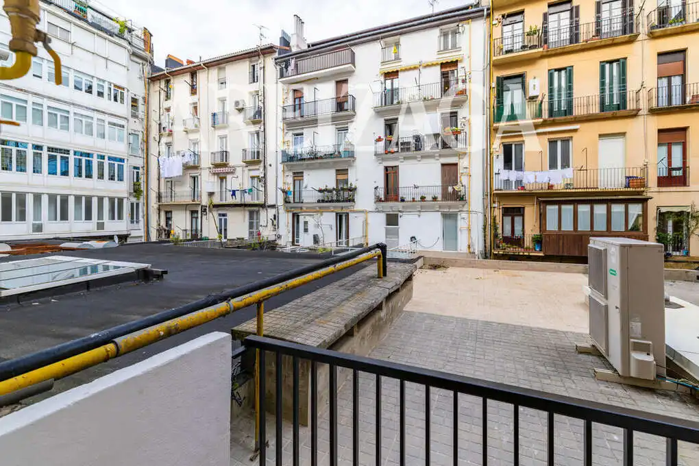 Exterior view of Flat for sale in Donostia - San Sebastián   with Heating, Terrace and Balcony