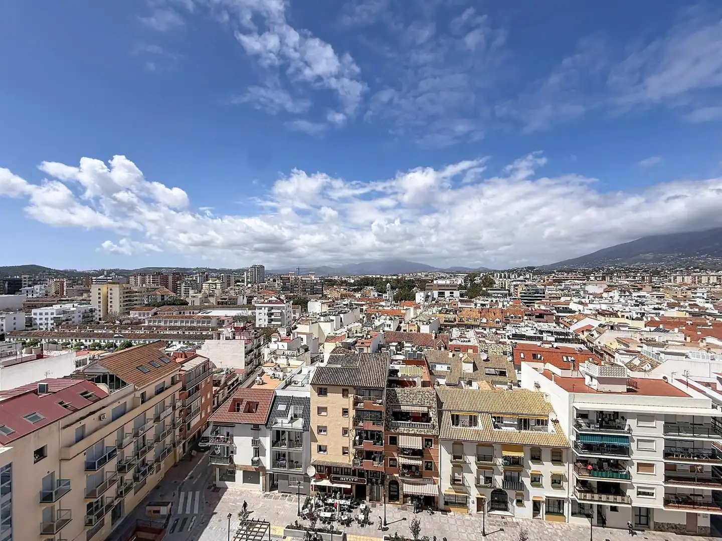 Vista exterior de Ático de alquiler en Fuengirola con Terraza y Amueblado