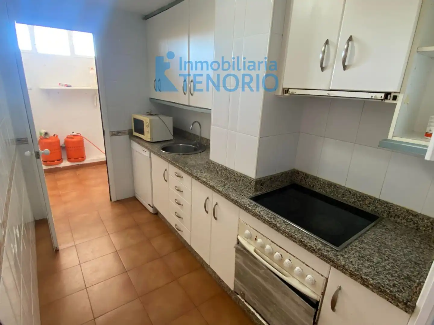 Küche von Dachboden zum Verkauf in La Antilla mit Terrasse, Abstellraum und Gemeinschaftspool