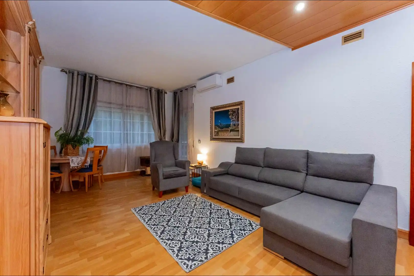 Living room of Flat for sale in Gavà  with Air Conditioner, Heating and Parquet flooring
