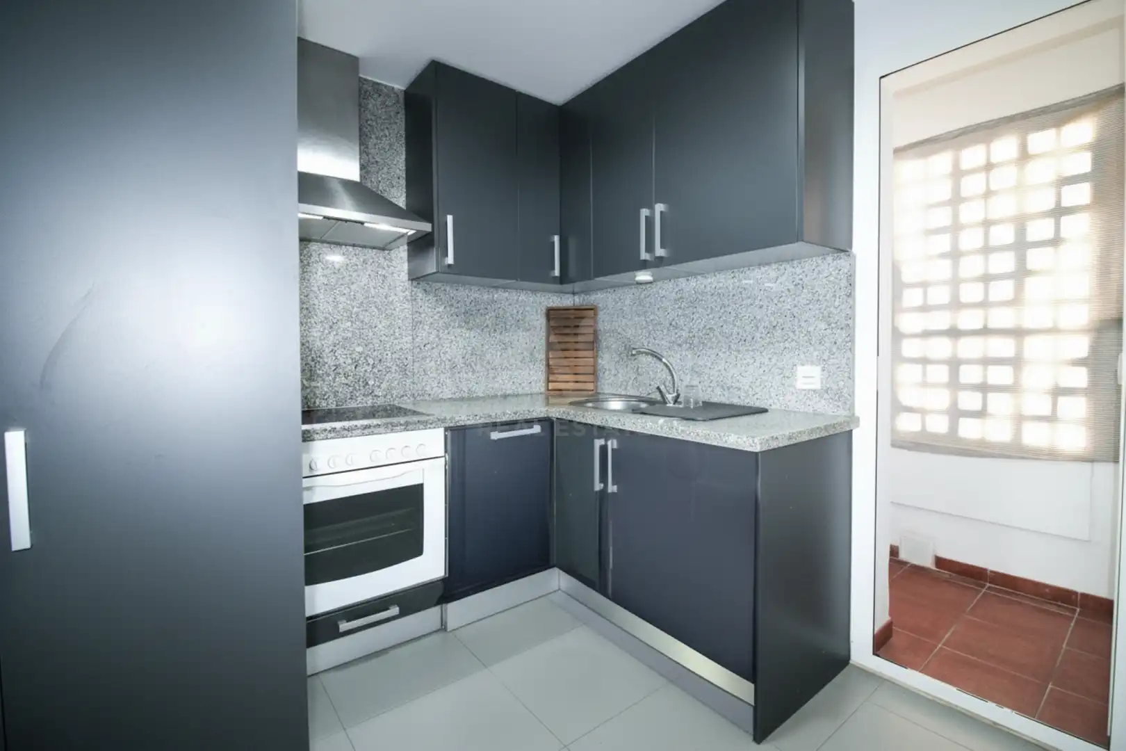 Kitchen of Flat for sale in Estepona  with Air Conditioner, Heating and Terrace