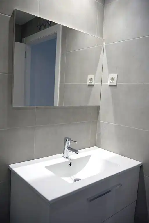 Bathroom of Flat for rent in Bilbao   with Heating, Terrace and Swimming Pool