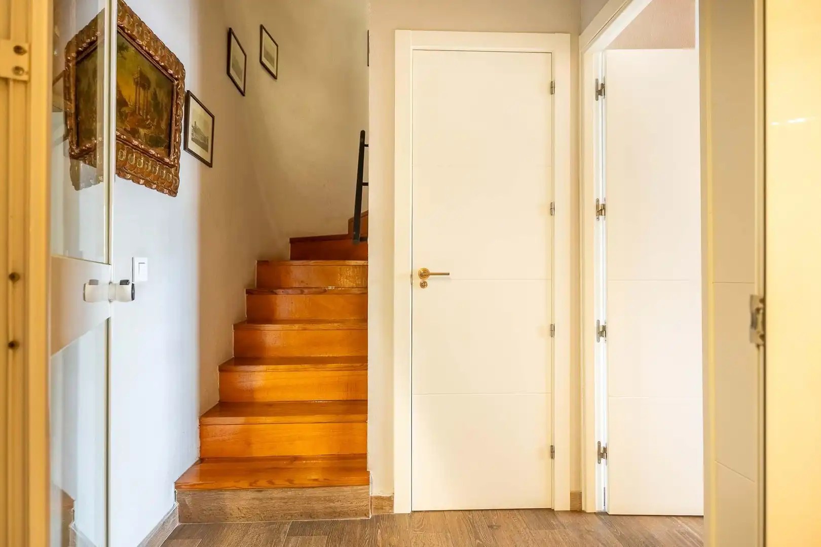 Houses for sale in Sevilla  with Air Conditioner, Private garden and Storage room
