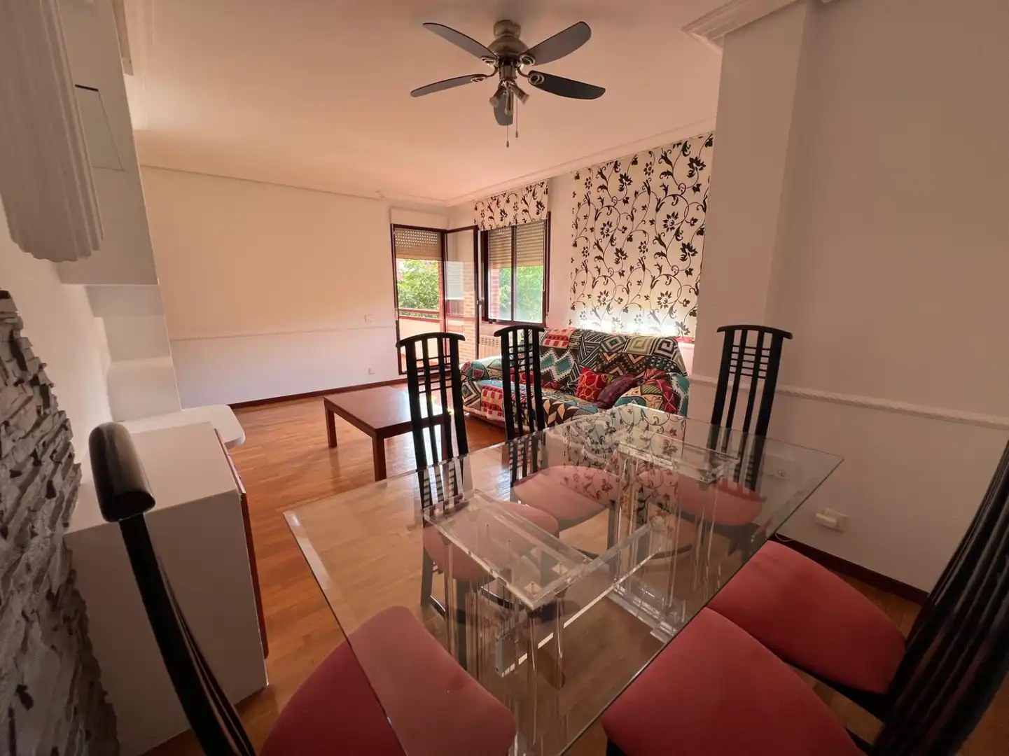 Comedor de Piso en venta en  Logroño con Calefacción, Terraza y Balcón