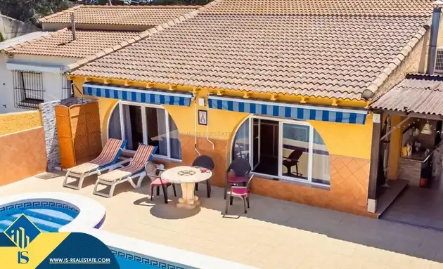 Terrassa de Casa o xalet en venda en Torrevieja amb Jardí privat, Terrassa i Moblat