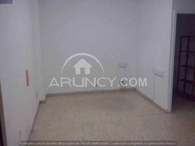 Local comercial en Alquiler en El Plantinar – Avda. La Paz - El Juncal