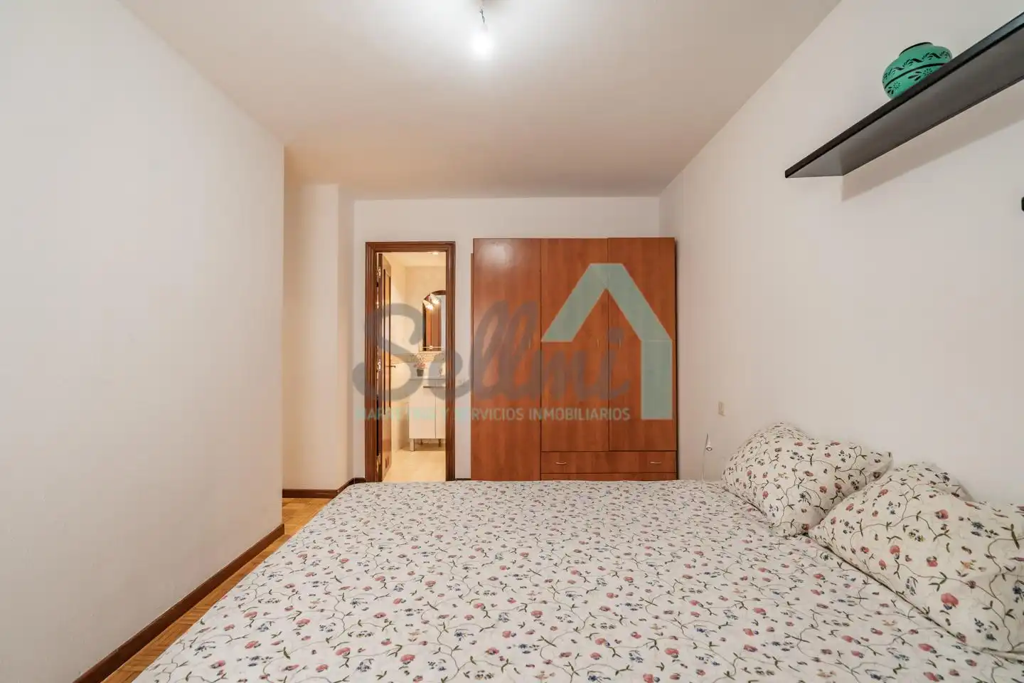 Habitación de Piso de alquiler en Oviedo  con Calefacción, Parquet y Terraza