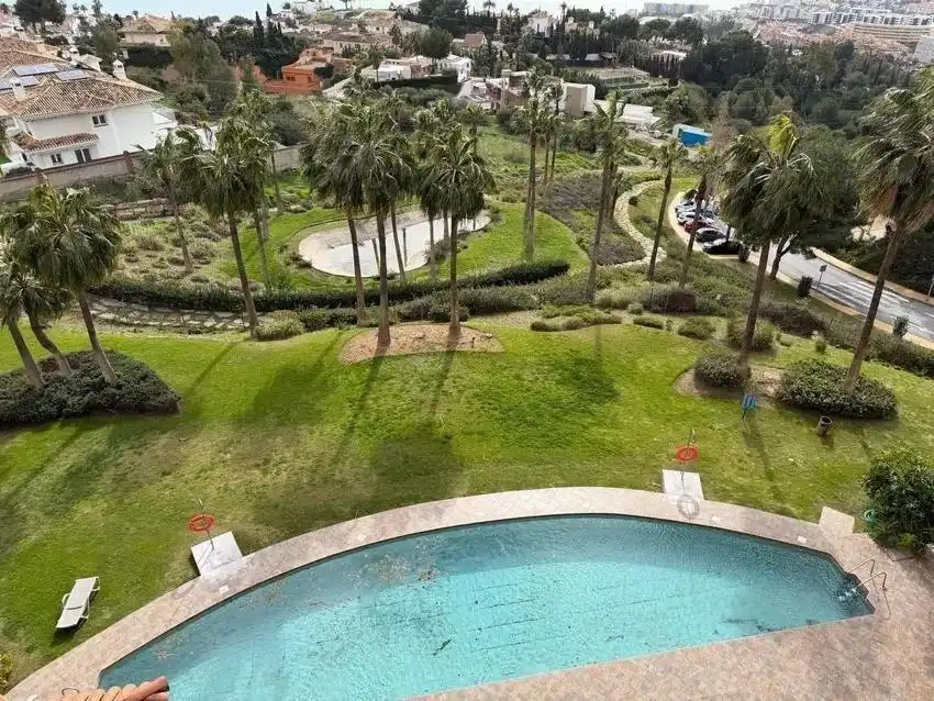 Schwimmbecken von Maisonette zum Verkauf in Fuengirola mit Klimaanlage, Privatgarten und Terrasse