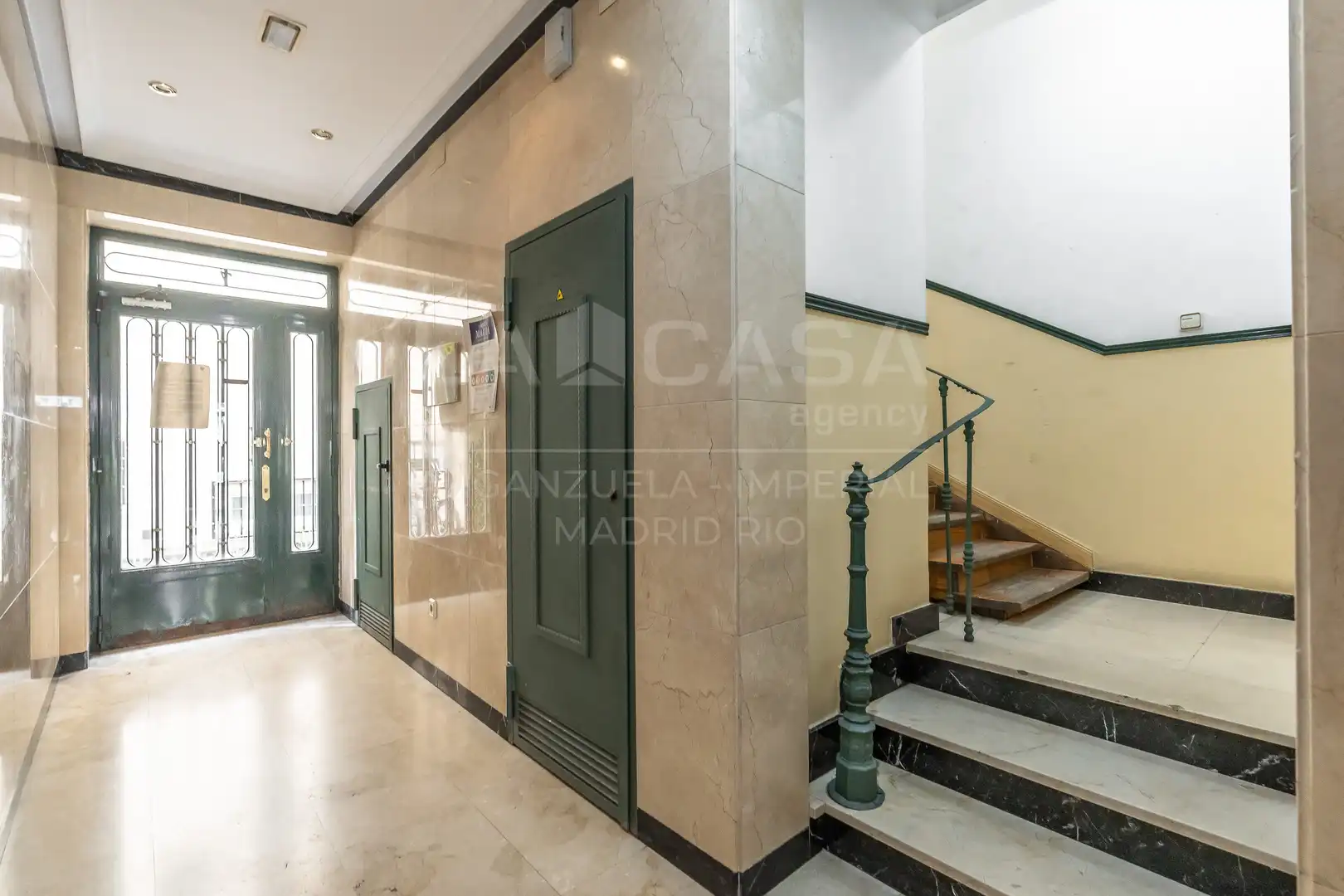 Flat for sale in Madrid  with Air Conditioner, Heating and Balcony