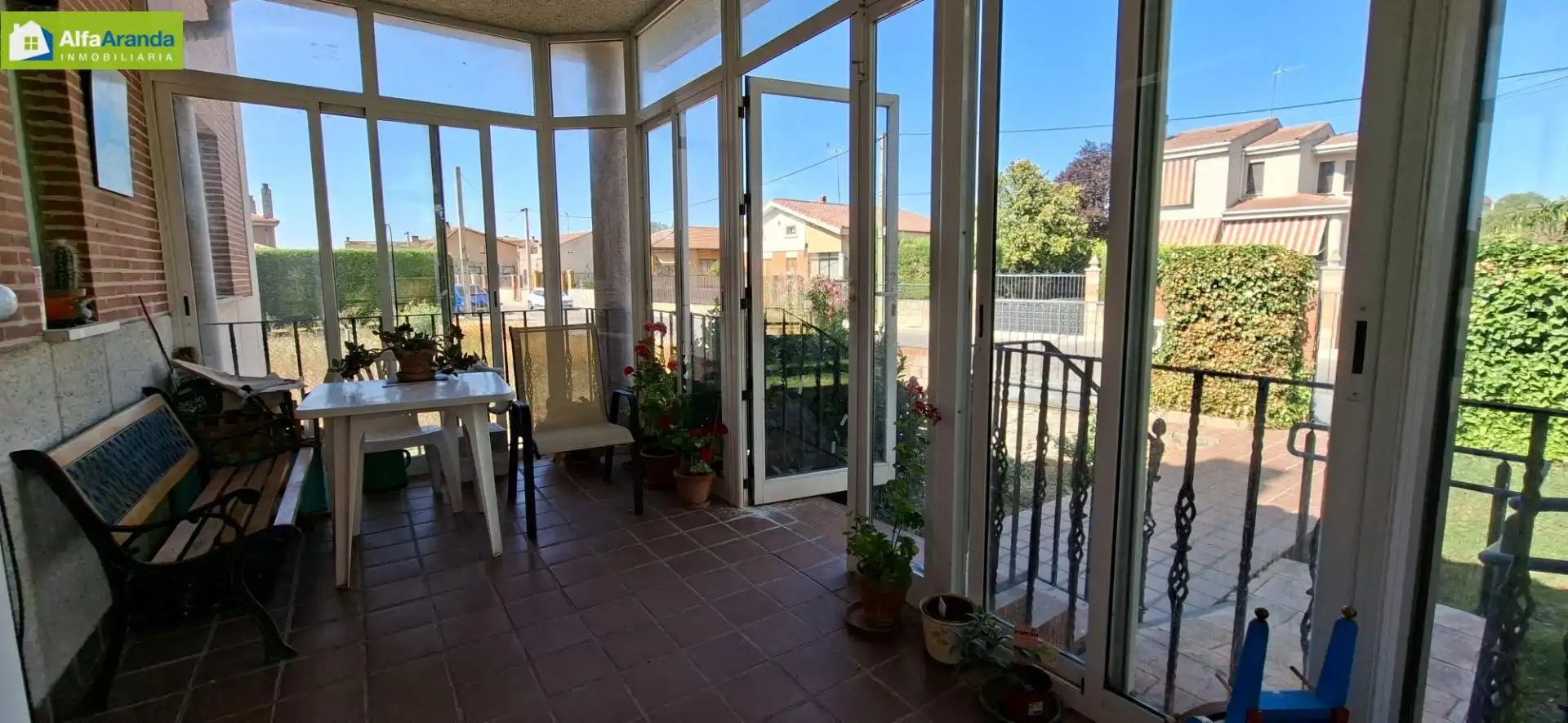 Jardí de Casa o xalet en venda en Fuentespina amb Calefacció, Jardí privat i Parquet
