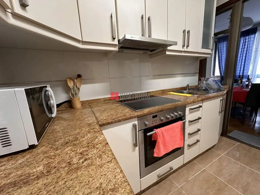 Cocina de Piso en venta en Ourense Capital  con Calefacción, Trastero y Balcón