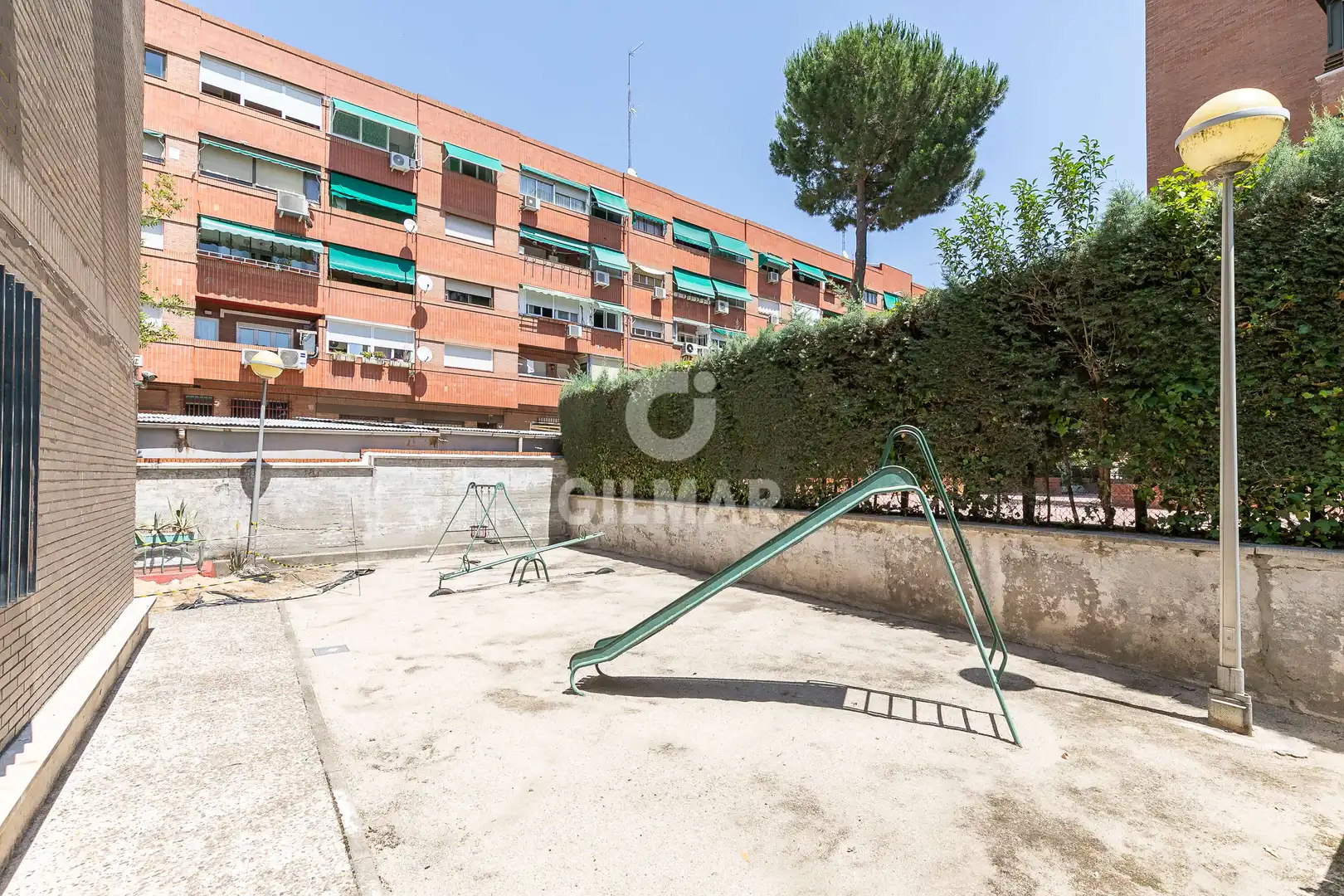 Parking de Piso en venta en Madrid con Calefacción, Jardín privado y Piscina
