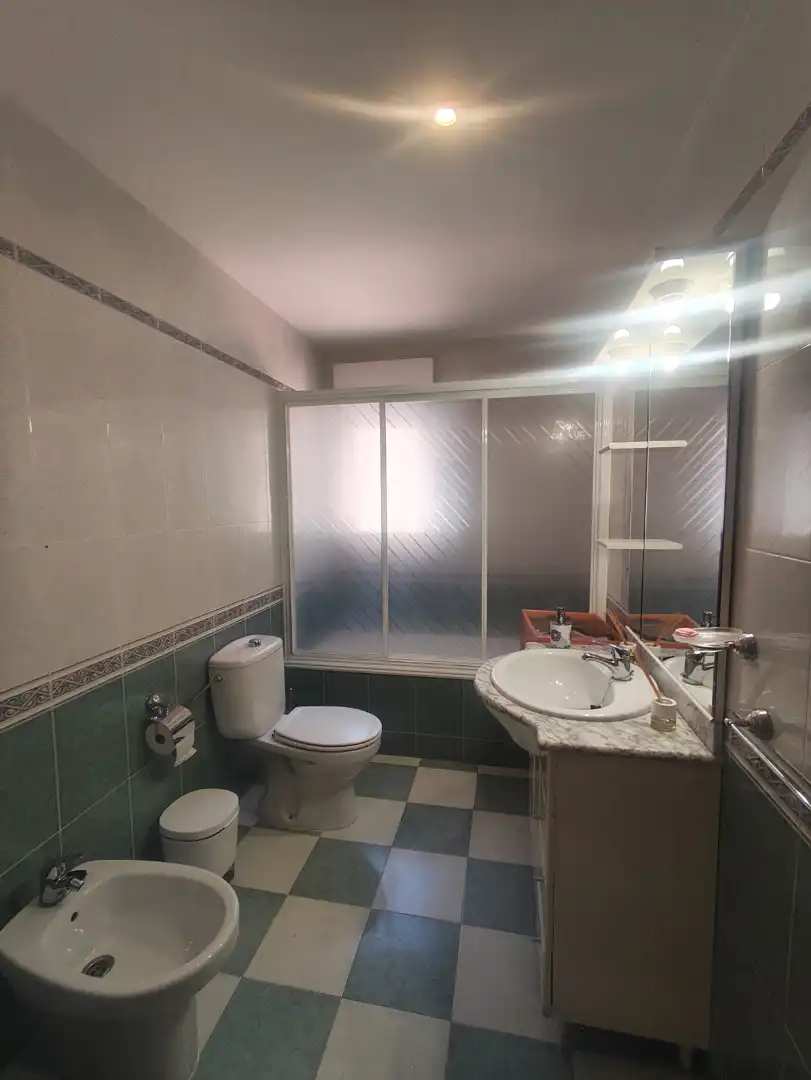 Bathroom of Flat for rent in Valmojado  with Air Conditioner, Heating and Private garden