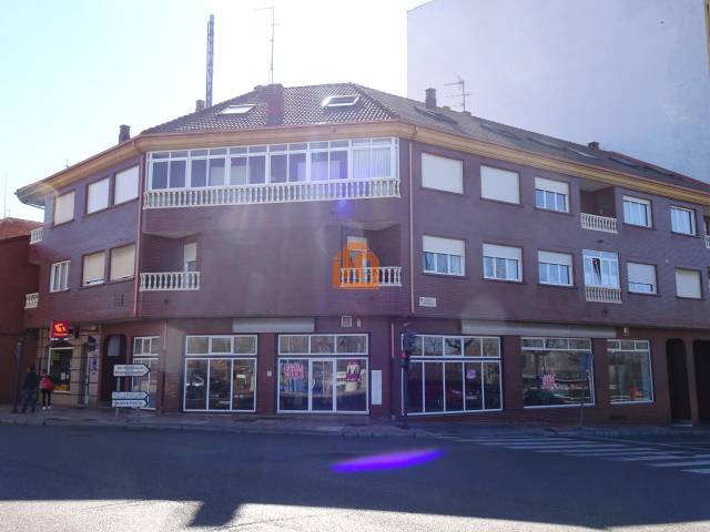 Local comercial en Alquiler en Madrid en Puente Castro