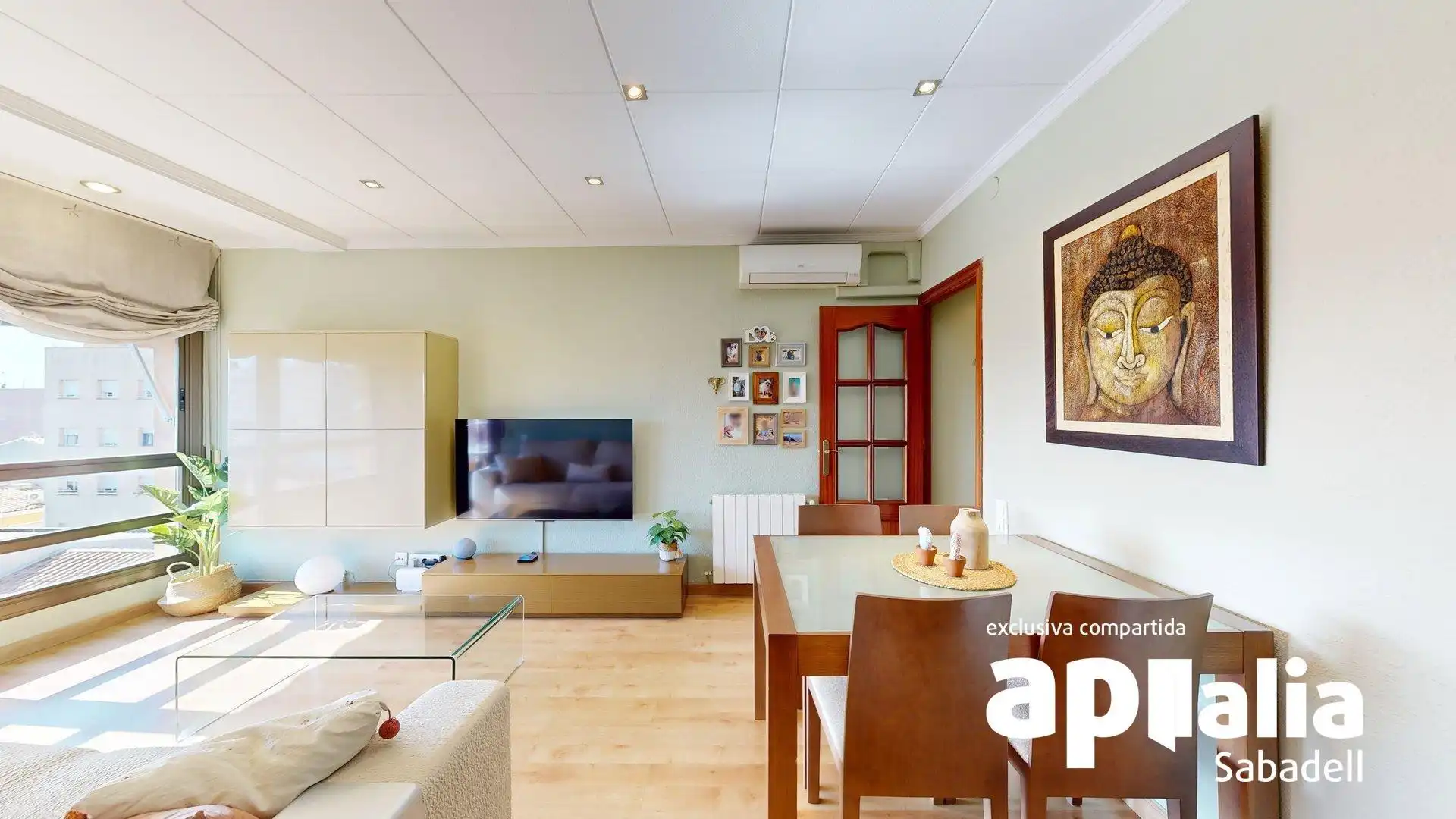 Living room of Flat for sale in Sabadell  with Air Conditioner, Heating and Parquet flooring