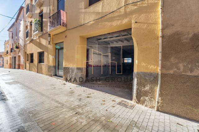 Local comercial en Venta en Carrer del Bisbe Borràs en La Canonja