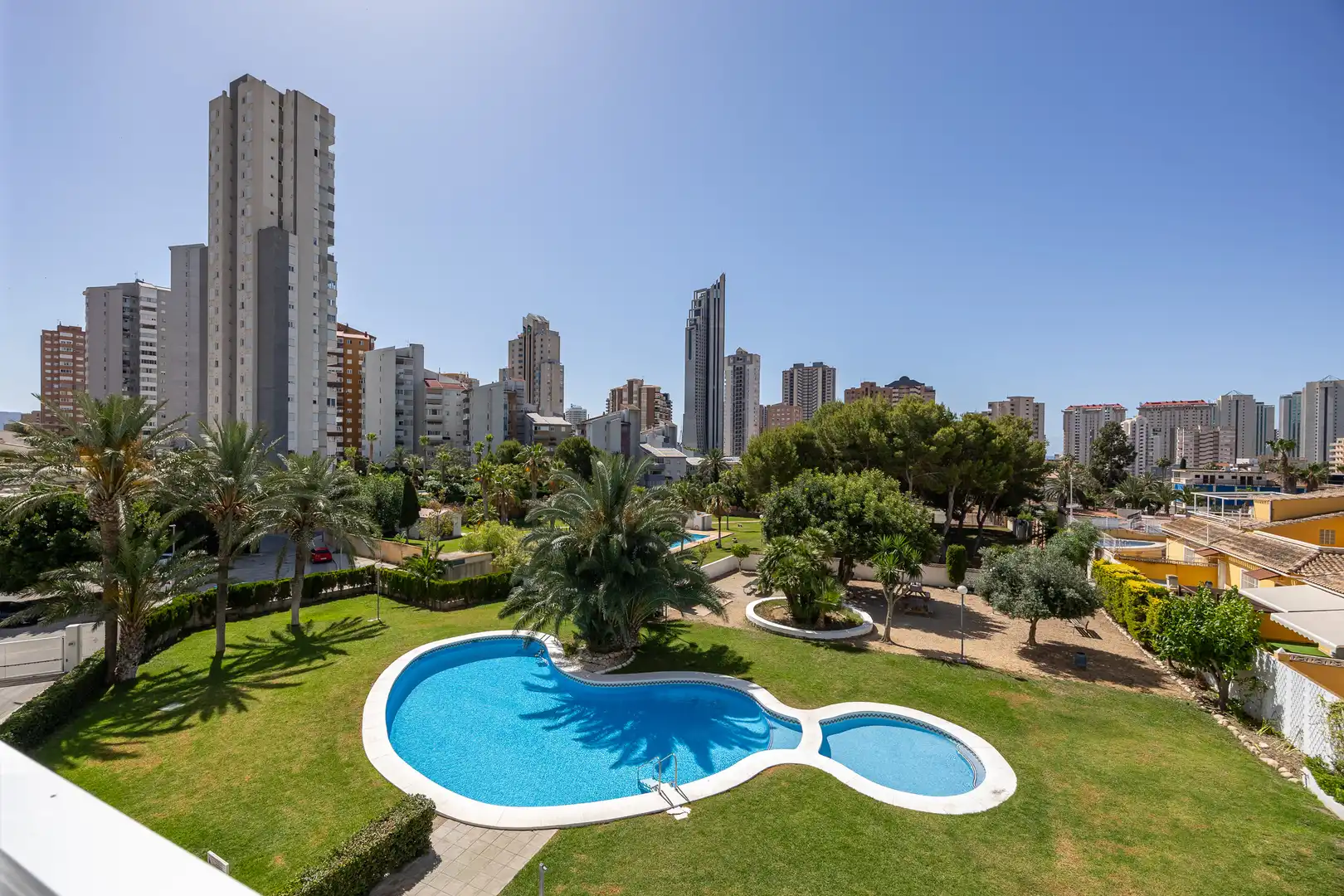 Piscina de Piso en venta en Finestrat con Trastero, Piscina y Amueblado