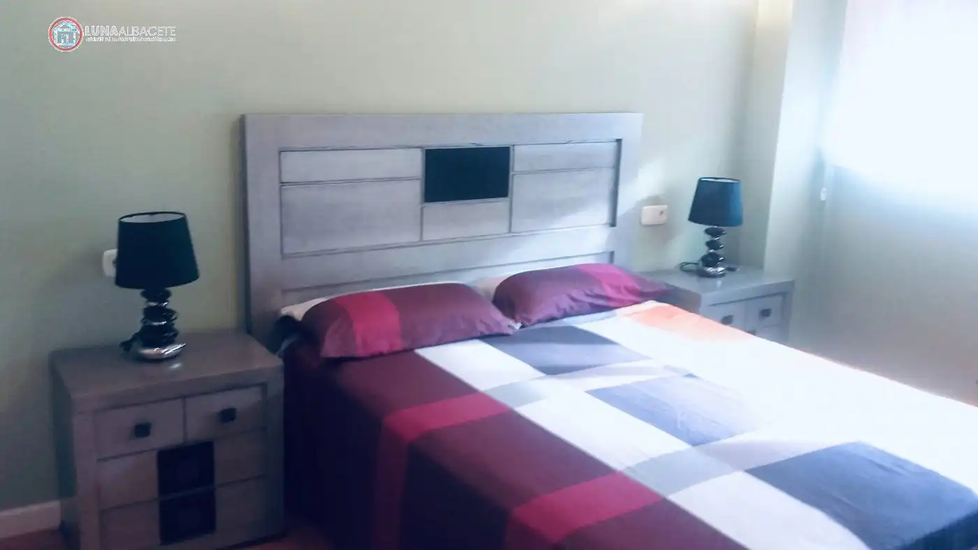 Schlafzimmer von Einfamilien-Reihenhaus zur Miete in Albacete mit Heizung und Terrasse