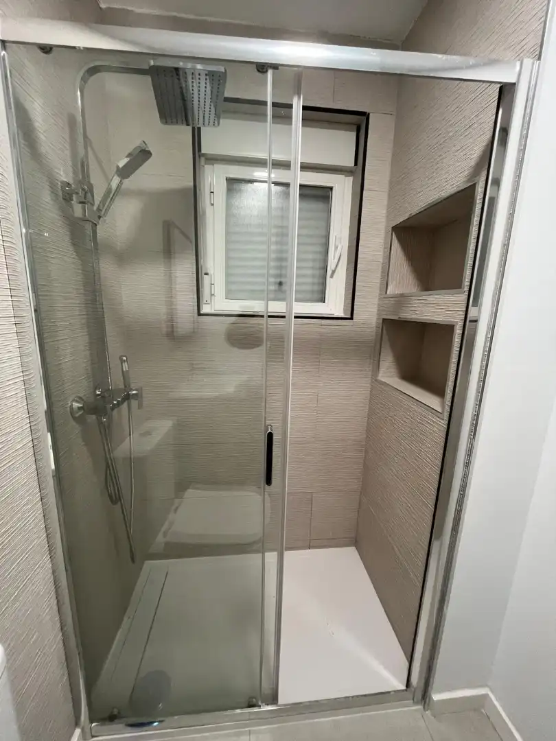 Baño de Local en venta en Parla