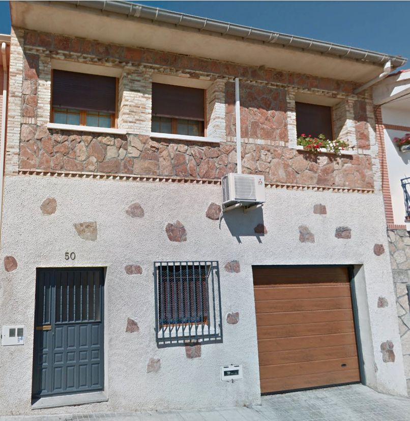 Casa adosada en venda a Calle del Castañar, El Tiemblo