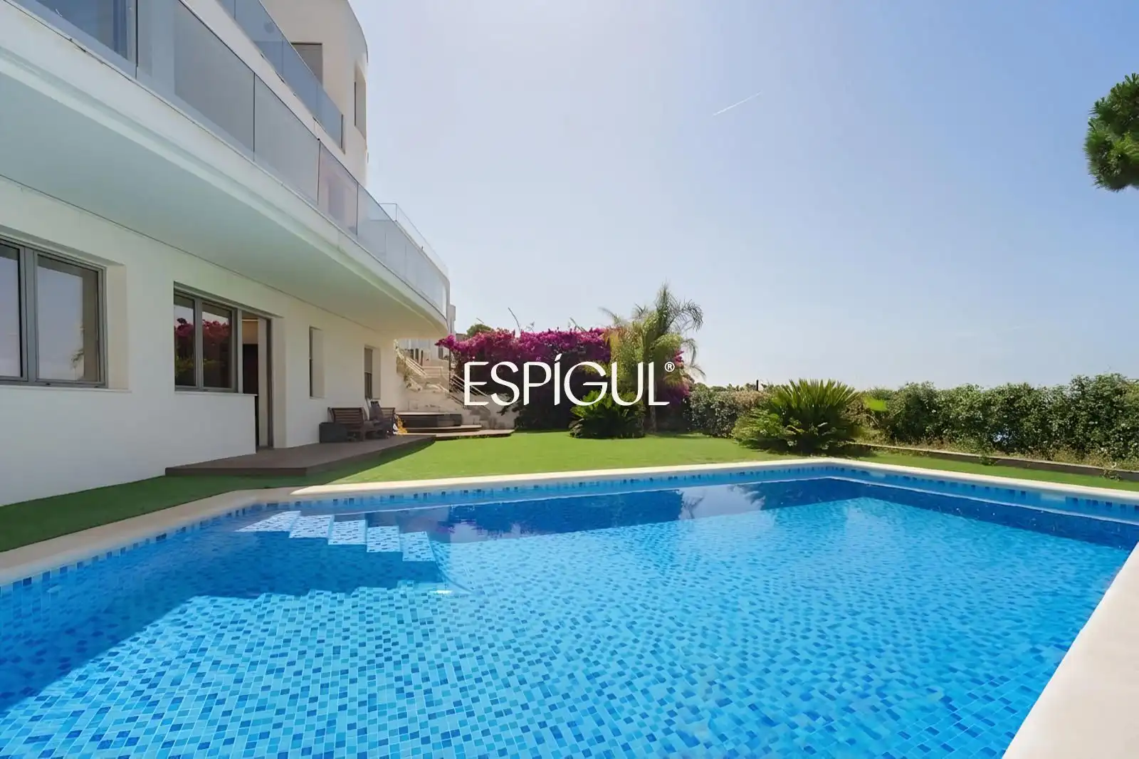 Piscina de Casa o chalet en venta en Vilassar de Dalt con Aire acondicionado, Calefacción y Jardín privado