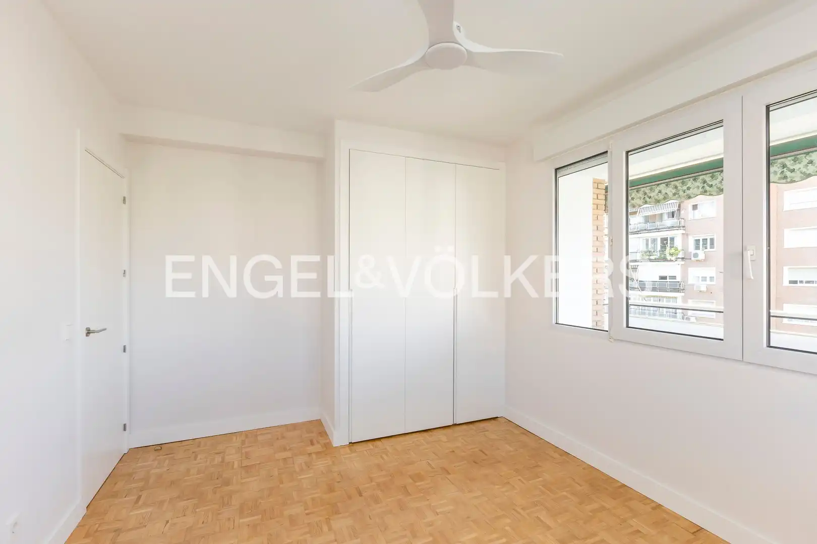 Bedroom of Flat for rent in Madrid  with Air Conditioner, Heating and Parquet flooring