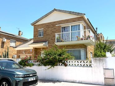 Villa con balcone in vendita a Perafort