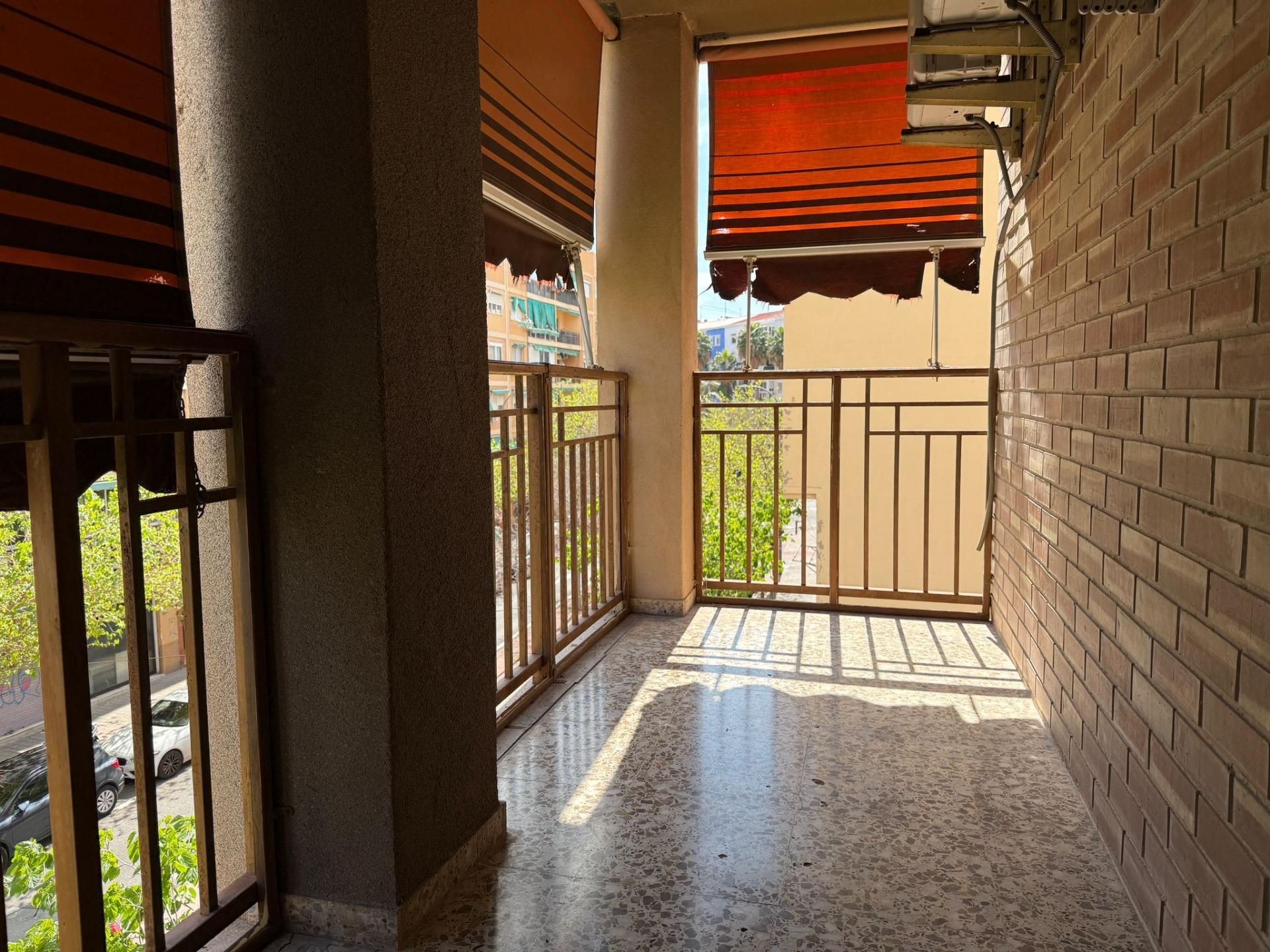 Balcony of Flat for sale in Alicante / Alacant  with Air Conditioner, Terrace and Community pool