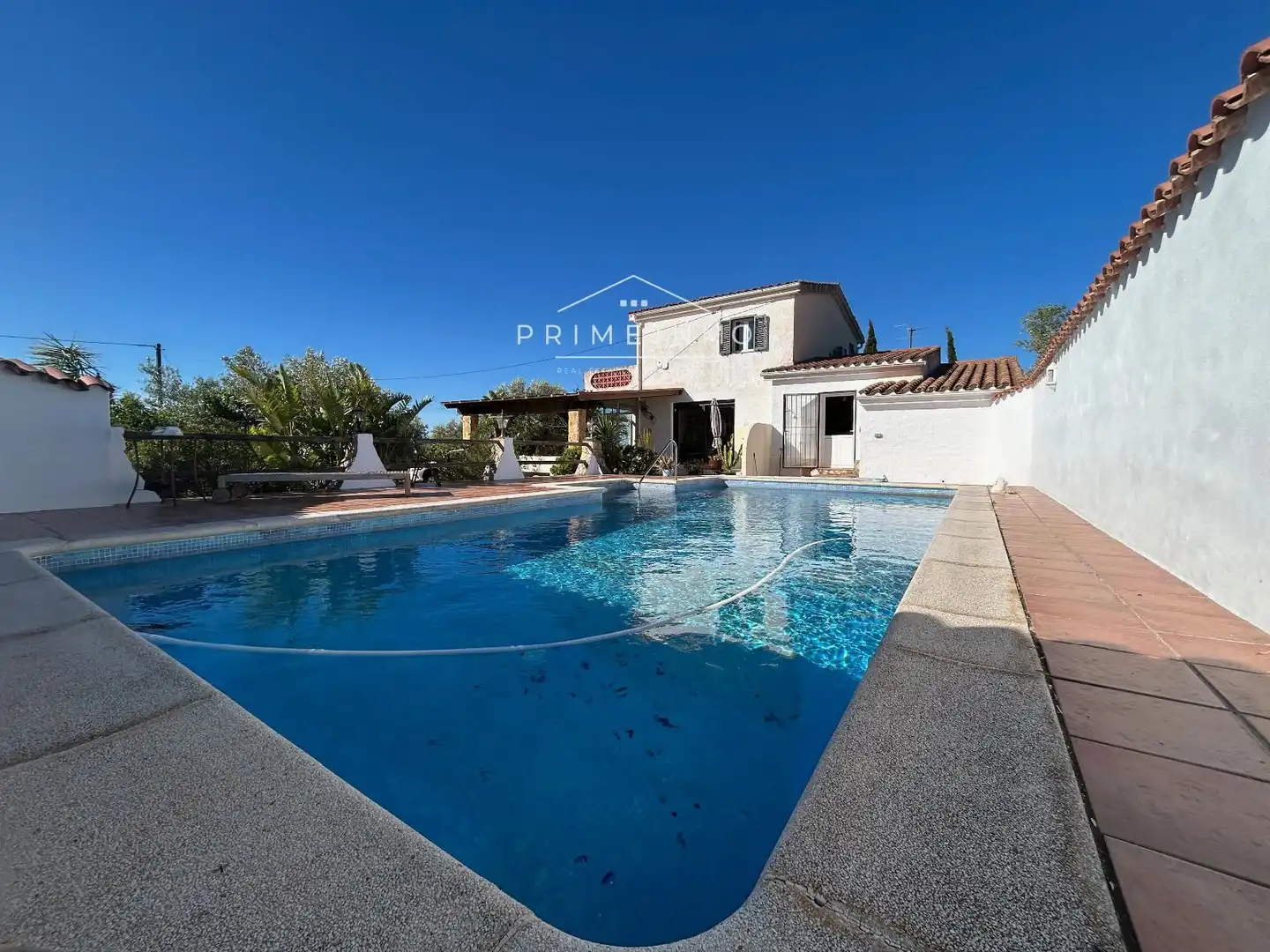 Vista exterior de Finca rústica en venda en L'Ampolla amb Terrassa, Traster i Piscina