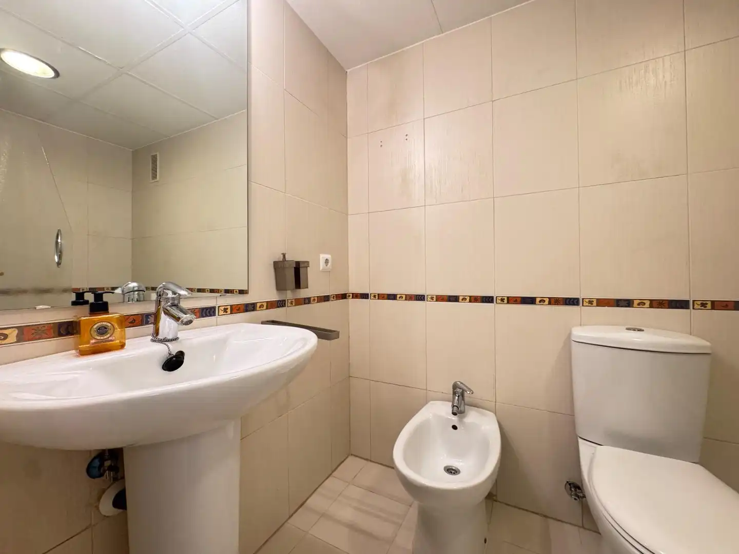 Baño de Piso de alquiler en Alicante / Alacant con Aire acondicionado