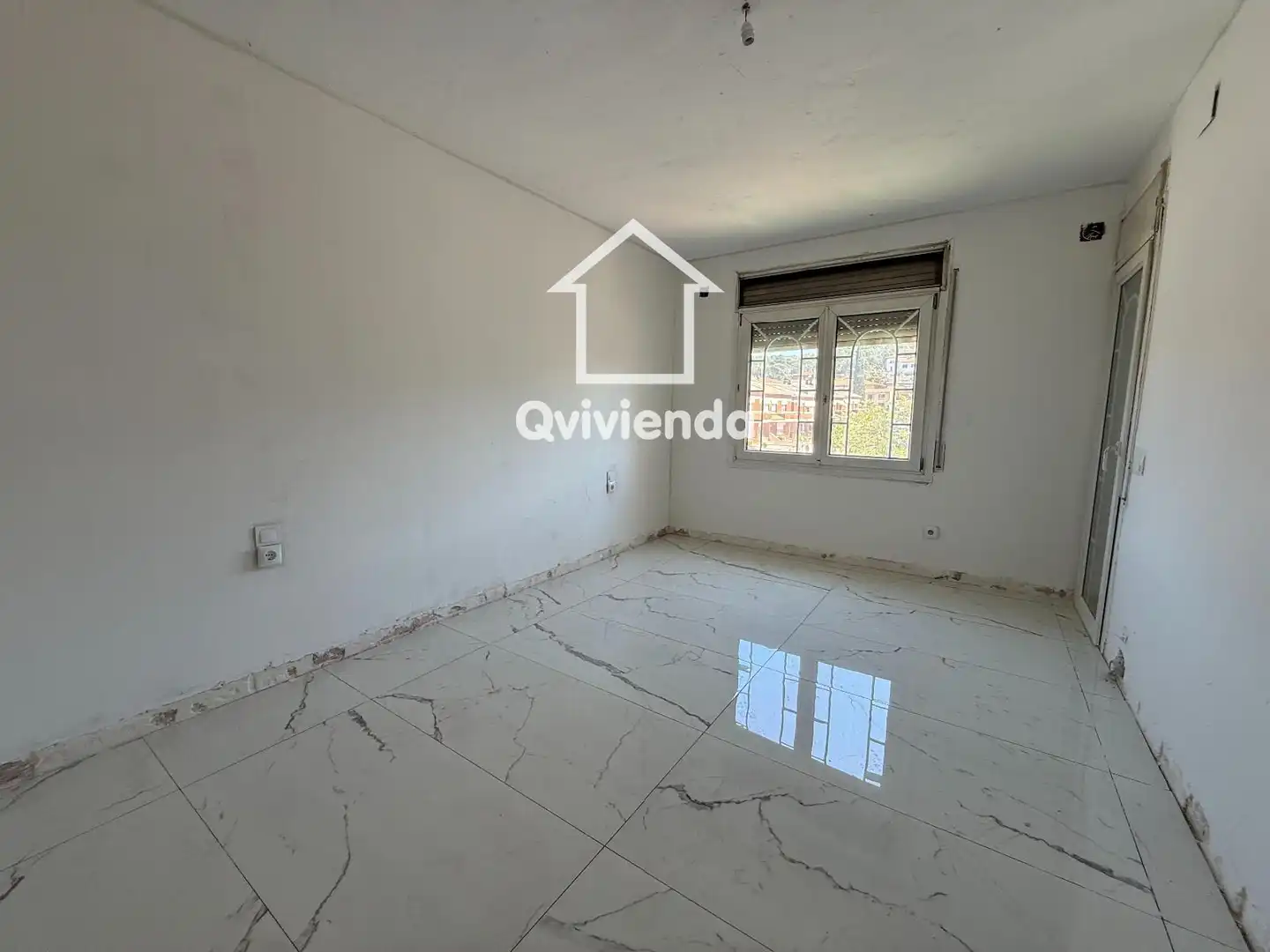 Habitación de Casa adosada en venta en Palau-solità i Plegamans con Piscina