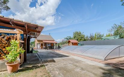 Vista exterior de Casa o xalet en venda en Caldes de Malavella amb Calefacció