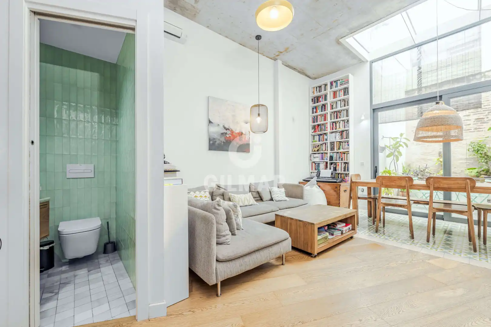 Sala de estar de Casa adosada en venta en Sevilla con Calefacción y Piscina