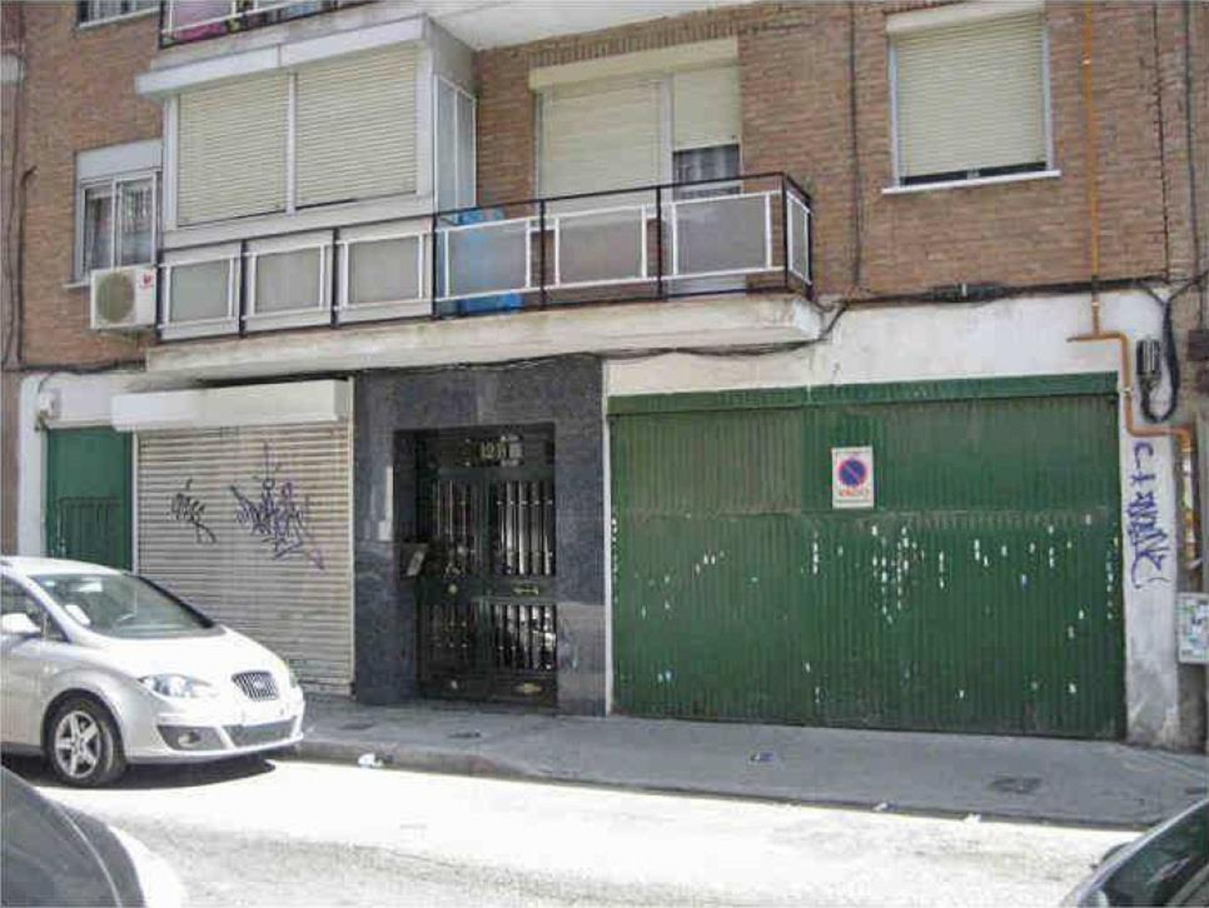 Vista exterior de Local en venta en  Madrid Capital